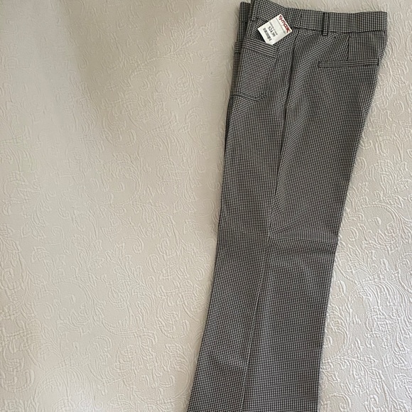 Black and White Woman’s Pull-up Trousers - Picture 2 of 5